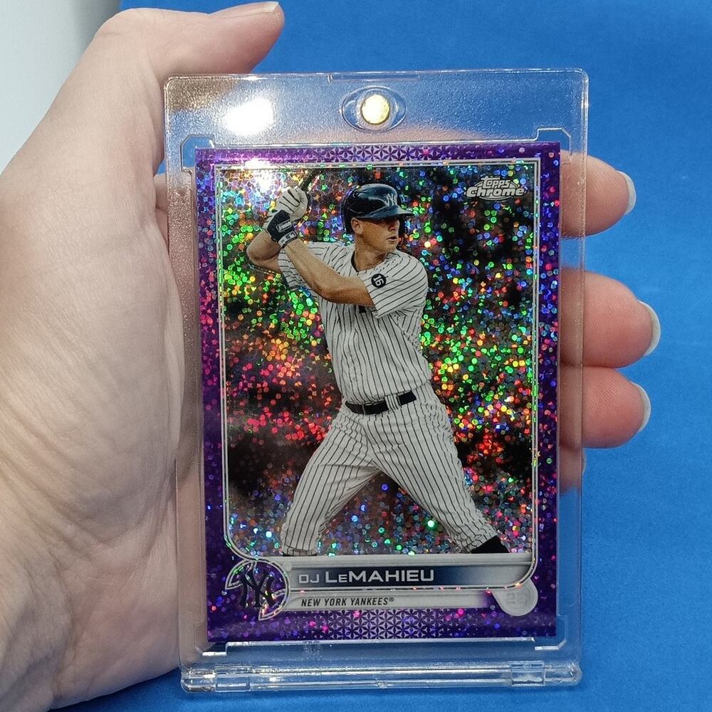DJ LeMahieu #20 Topps Speckled Foil Purple 2022 SP 196/299